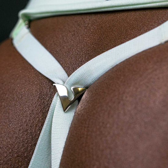 14K White Gold Mint Strap VBuckle Detail