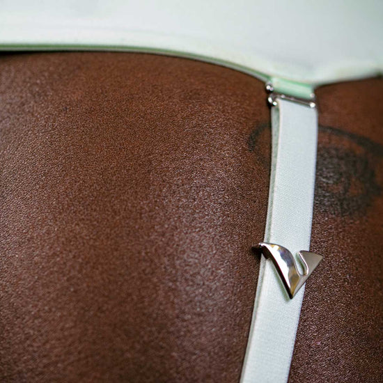 14K White Gold V Buckle Accessory on Mint Strap Detail