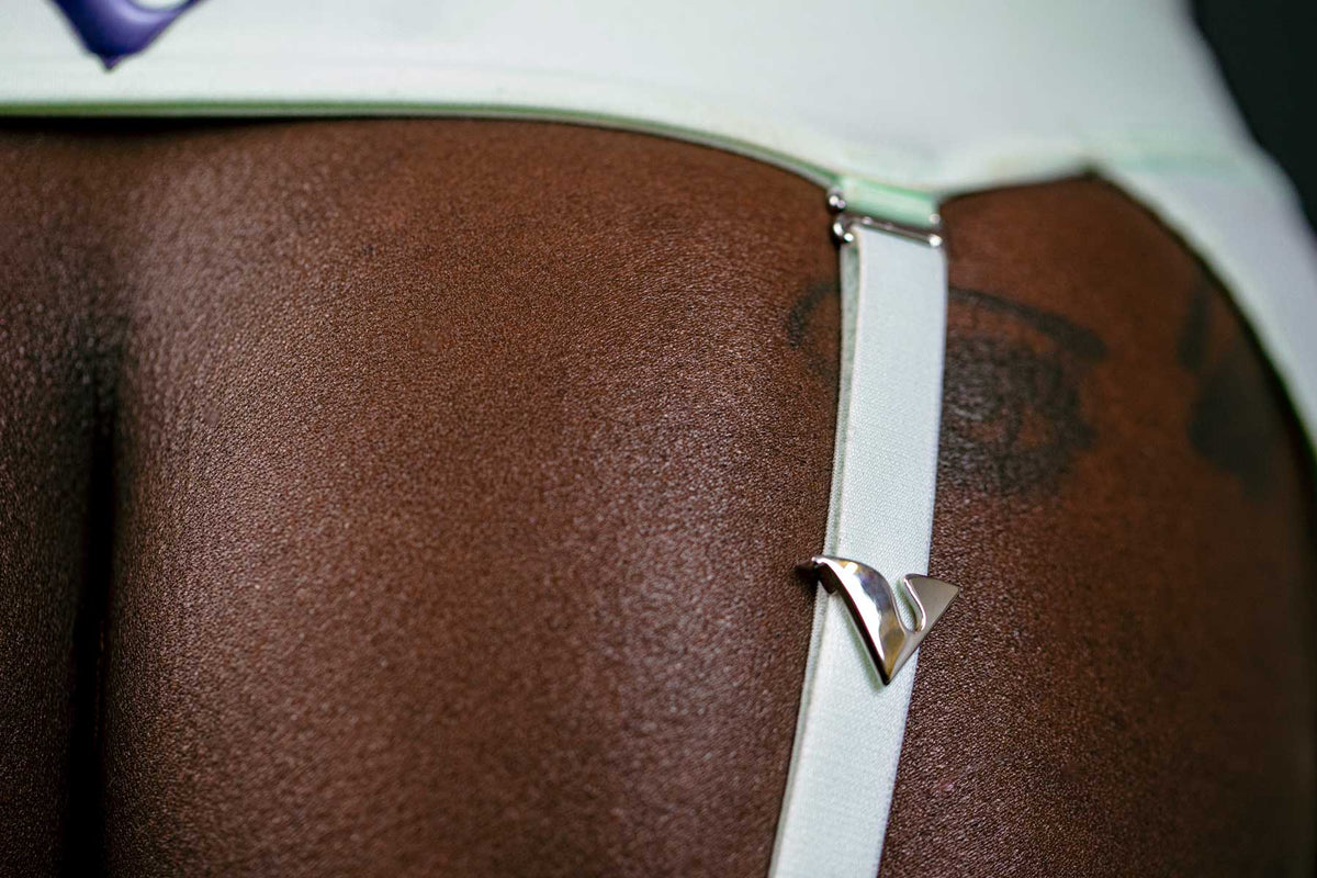 14K White Gold V Buckle Accessory on Mint Strap Detail