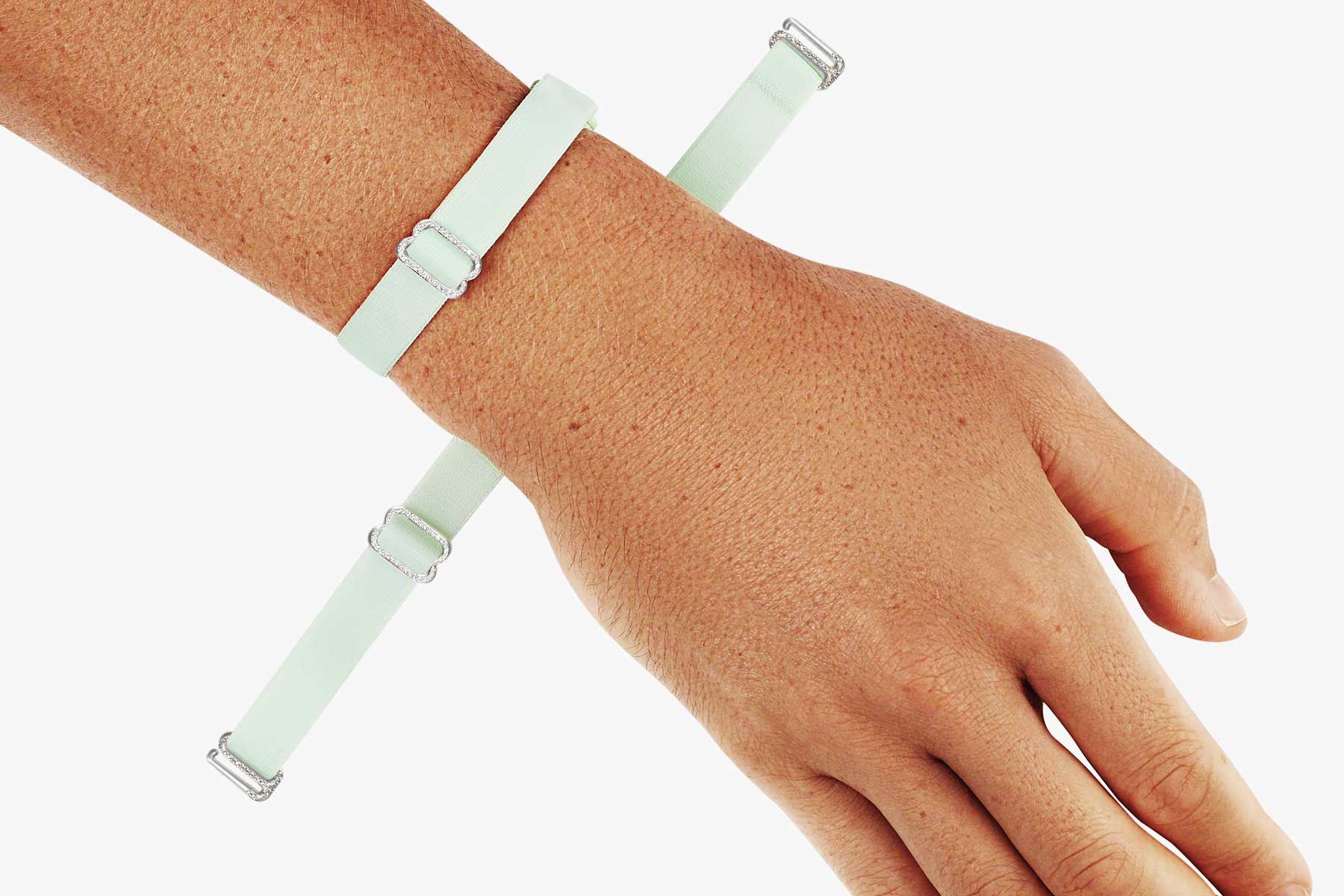 Bracelet menthe avec quincaillerie en platine incrustée de diamants